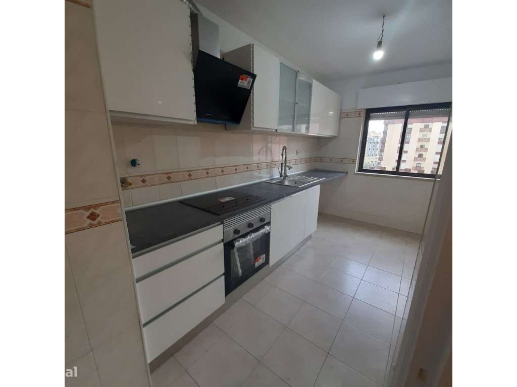 Apartamento T2 - Tapada das Mercês-1
