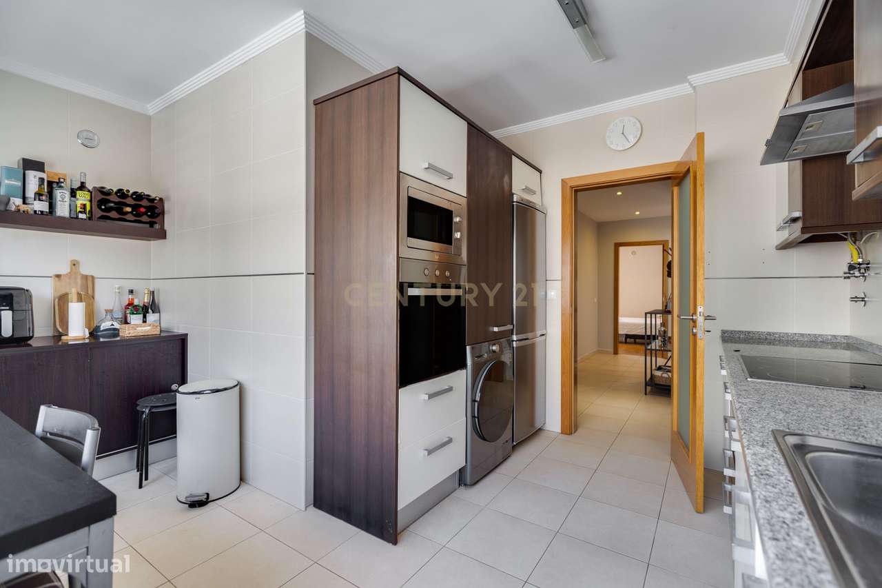Apartamento T3 com Garagem na Quinta João de Ourém — Olhão-9