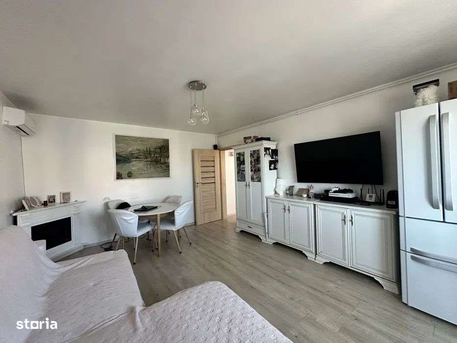 Compozitori-apartament 3 camere decomandat - Imagine principală: 2/17