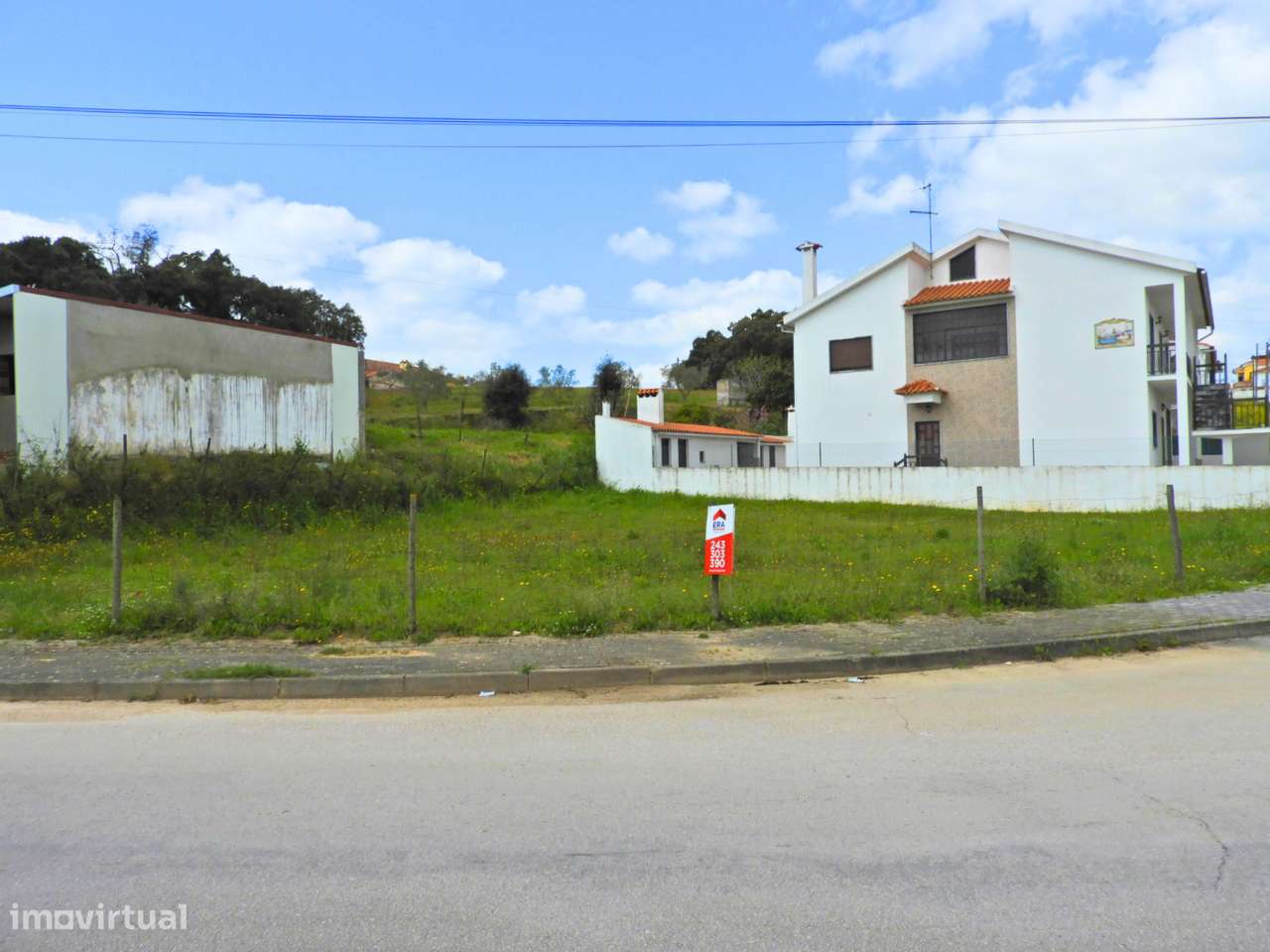 Lote de Terreno com 422m2 - Grande imagem: 3/6