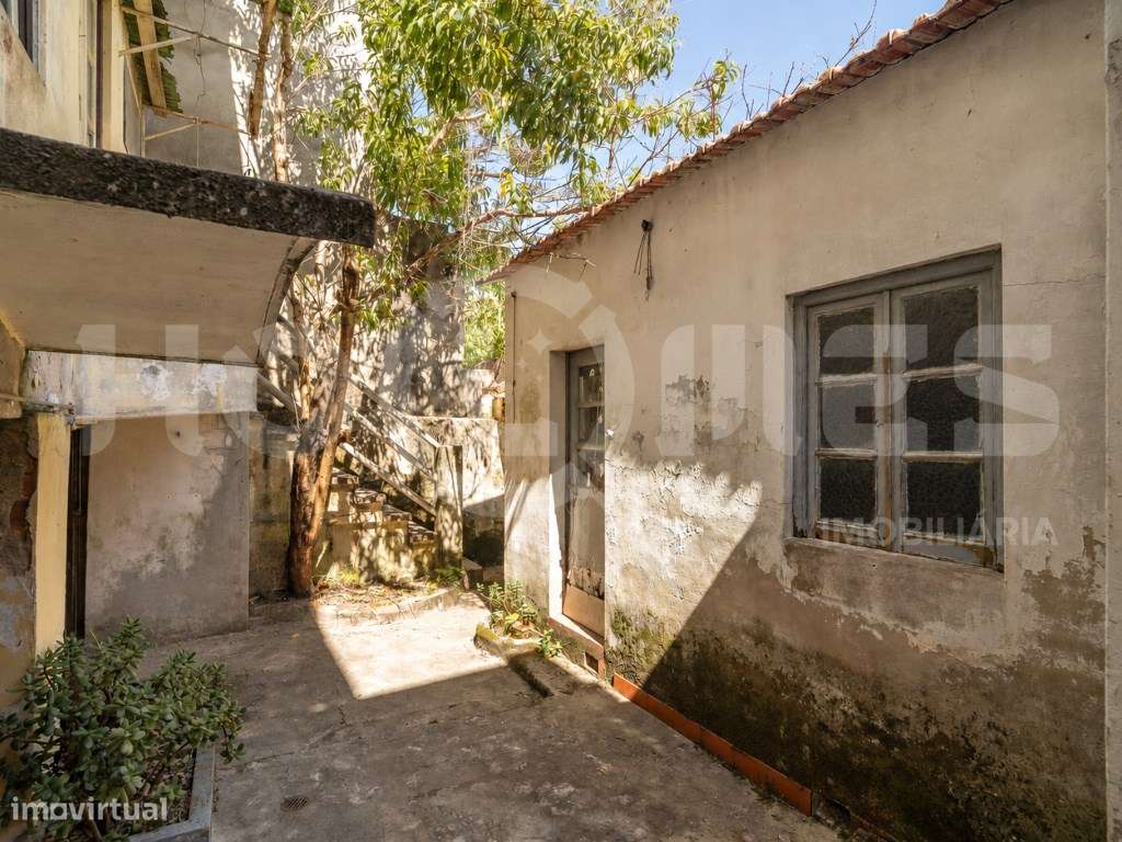PRÉDIO COM 3 APARTAMENTOS NO CENTRO HISTÓRICO FIGUEIRA DA FOZ-21