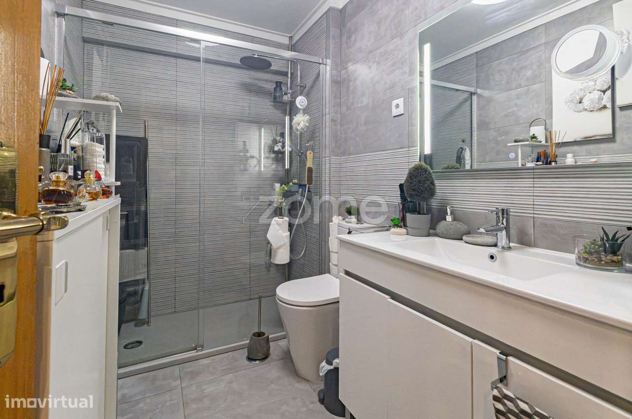 Apartamento T2 à venda na Rua Holanda-18