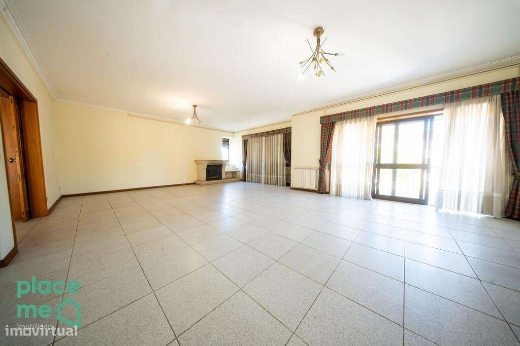 Moradia Individual com mais de 900m2 em Palmeira, Braga-7