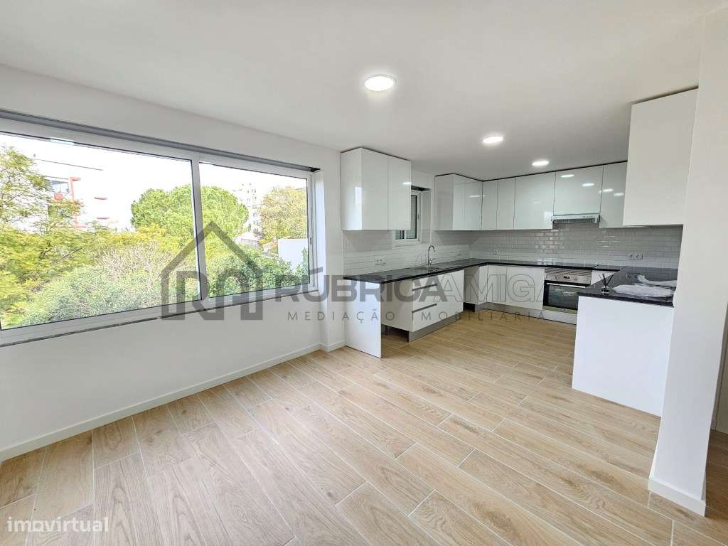 Moradia dúplex recuperada com garagem em Loulé - Grande imagem: 3/24