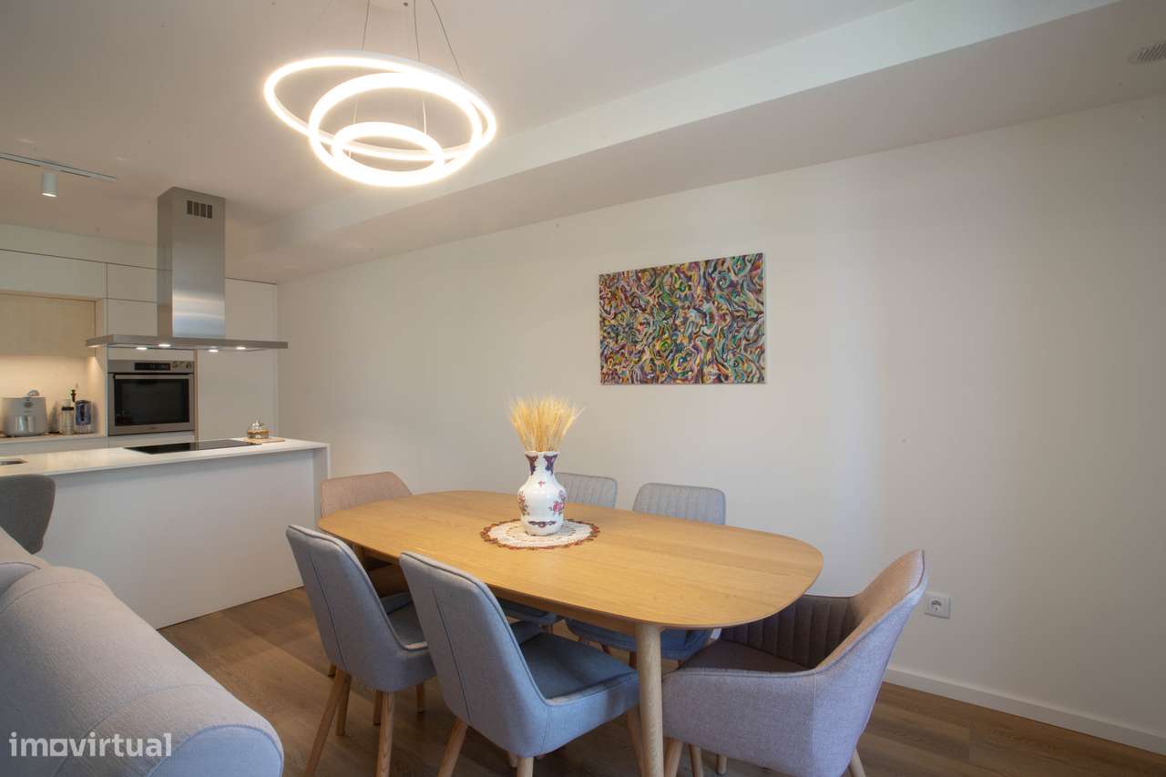 Apartamento T2 de construção recente junto ao El Corte Inglés em Gaia-7
