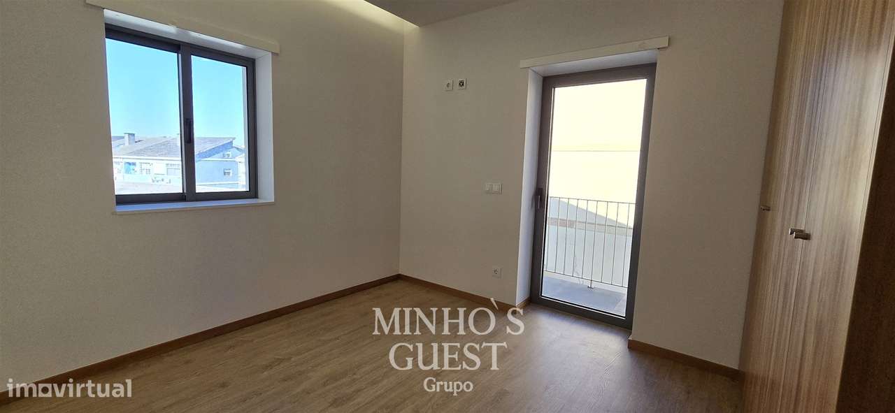 Apartamento T3 Novo c/ garagem no centro de Braga - Braga-16