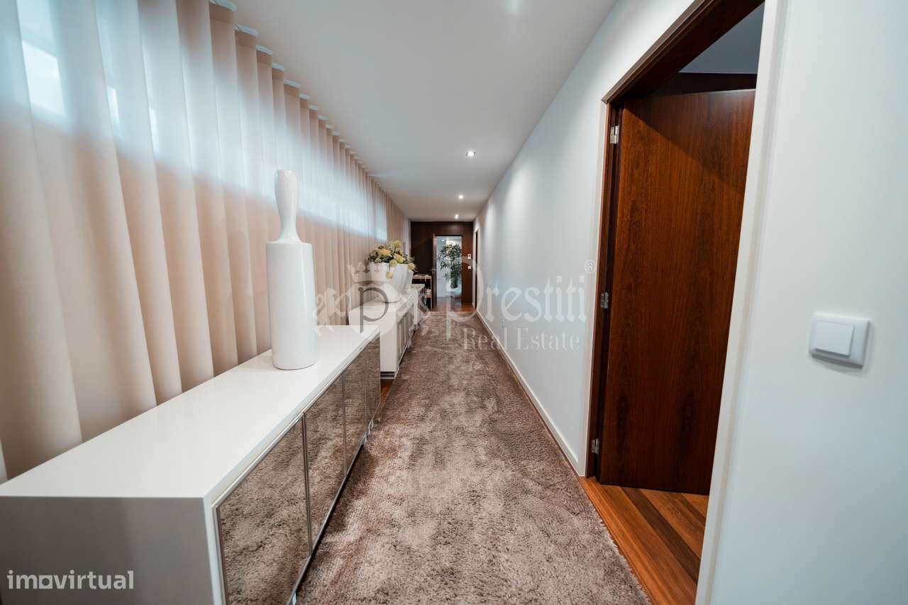 Moradia T4 com Vistas Deslumbrantes em Guimarães-40