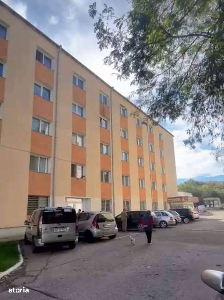 De vanzare bloc in Roman - Imagine principală: 1/3