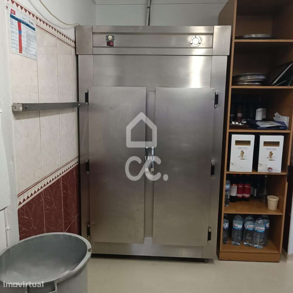 Restaurante em Funcionamento – Martingança-15