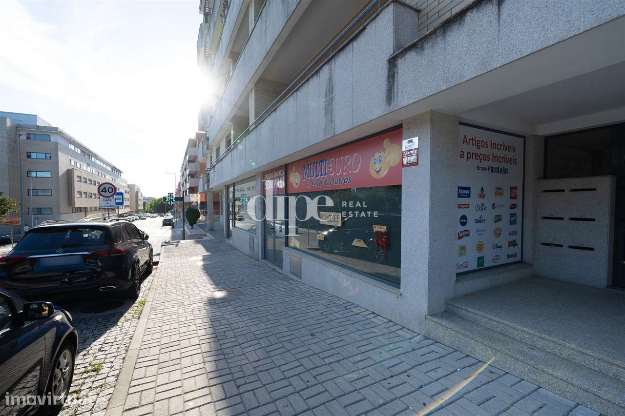 Loja com 220 m2 em Guimarães - Grande imagem: 4/7