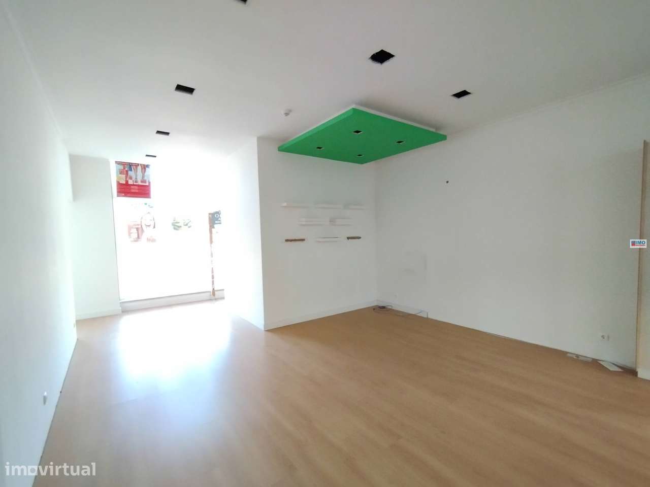 Loja - CC Acropole - Centro do Fundão - Grande imagem: 3/7