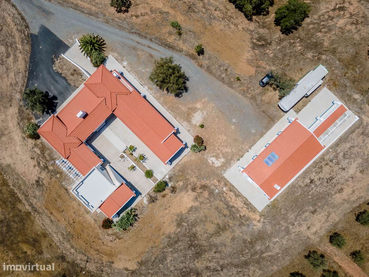 Monte alentejano com 28 hectares-8