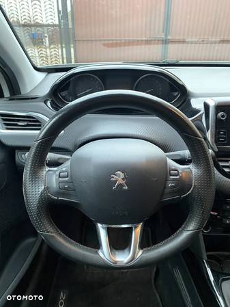 Peugeot 2008 PureTech 130 Allure Pack - 22