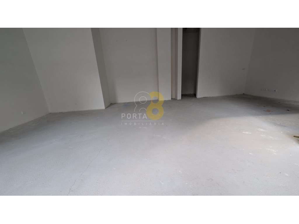 Espaço Comercial Novo em Matosinhos Sul - Localização Premium-12