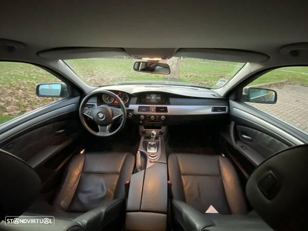 BMW 520 dA Touring Executive - 10