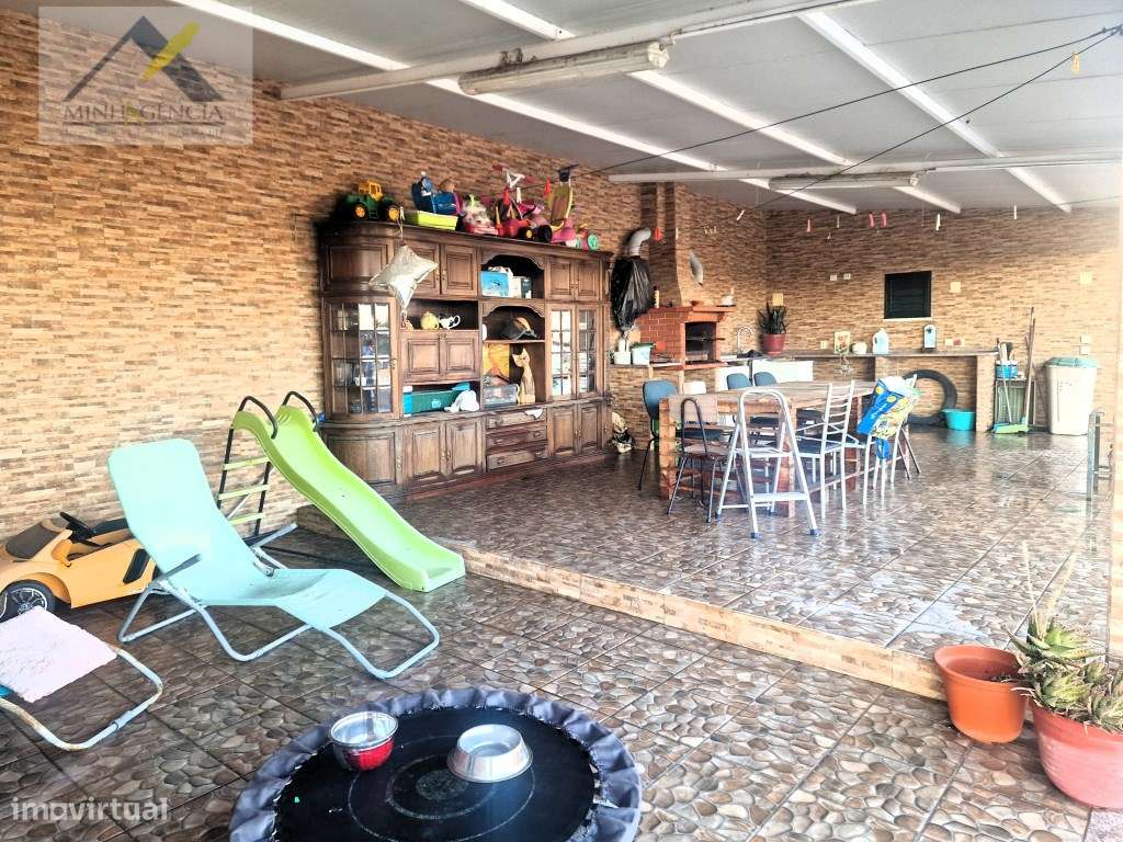 Moradia Isolada T4 com lote de 4454 m2 em Cajados-8