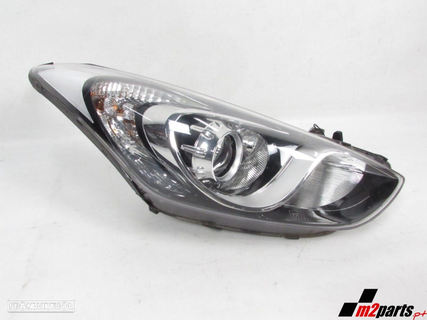 Farol normal Direito Seminovo/ Original HYUNDAI i30 (GD) 92102A6060 - 2