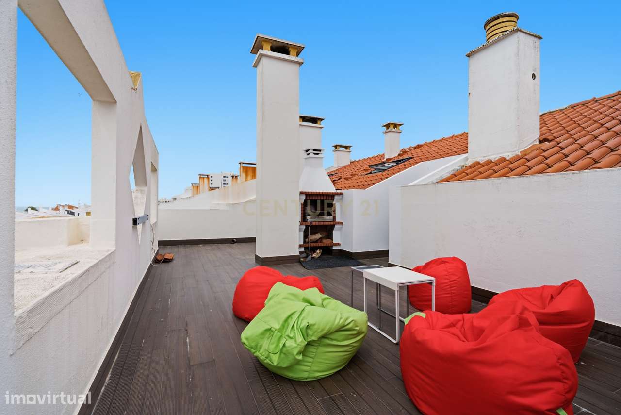 T1+2 Duplex com Vista Mar | A apenas 150 metros da praia de Santa Cruz-2