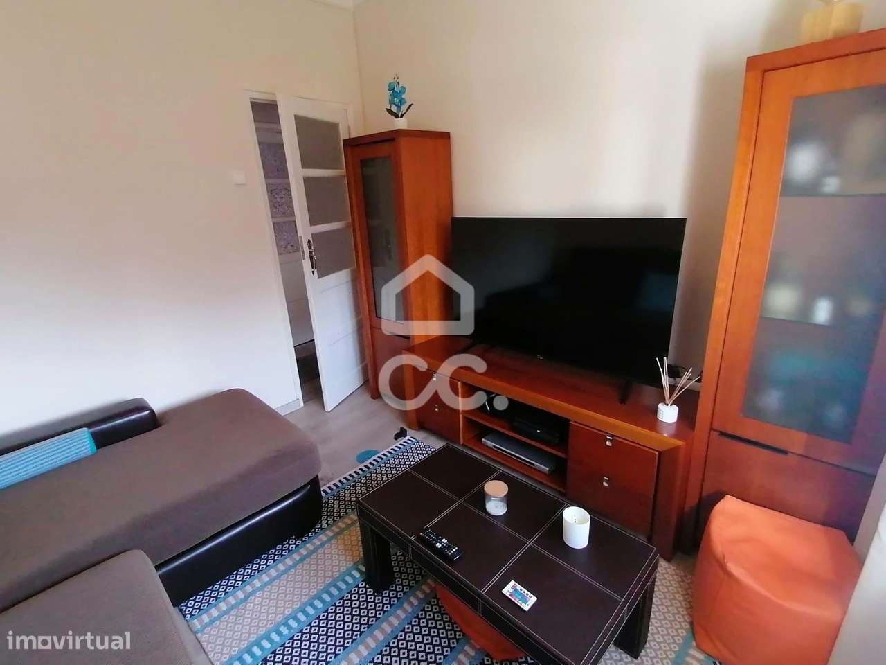 Prédio com Espaço Comercial e Habitação T3+1-5