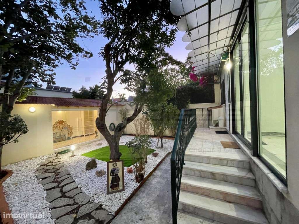 T4 com Jardim e Terraço em São Pedro do Estoril - Grande imagem: 5/22