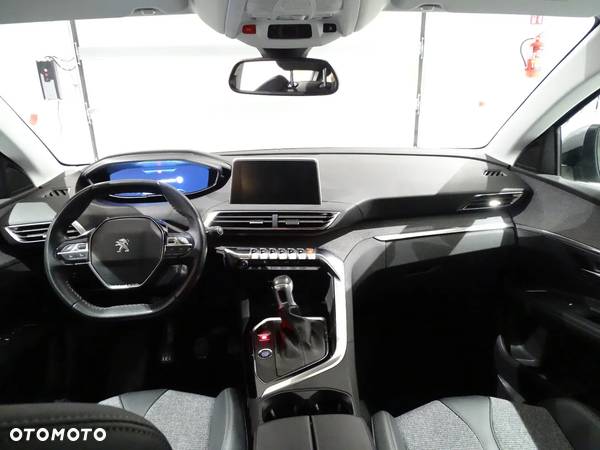 Peugeot 3008 1.2 PureTech Access S&S - 6