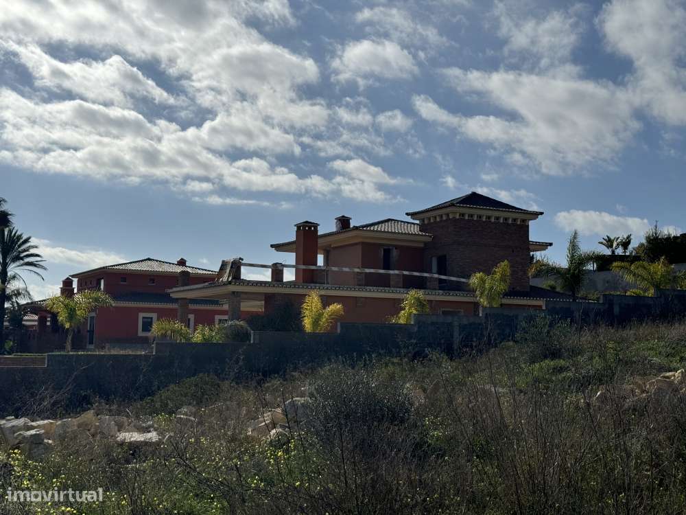 Terreno com Casa para Reabilitar e Projeto Aprovado - Porto de Mós, La - Grande imagem: 2/18