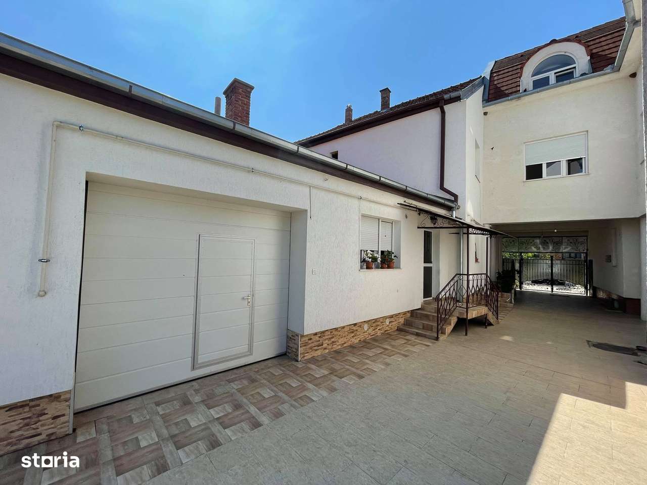 Exclusivitate ! Ideal investitite ! 2 case + 10 ari teren , str. Dara-4