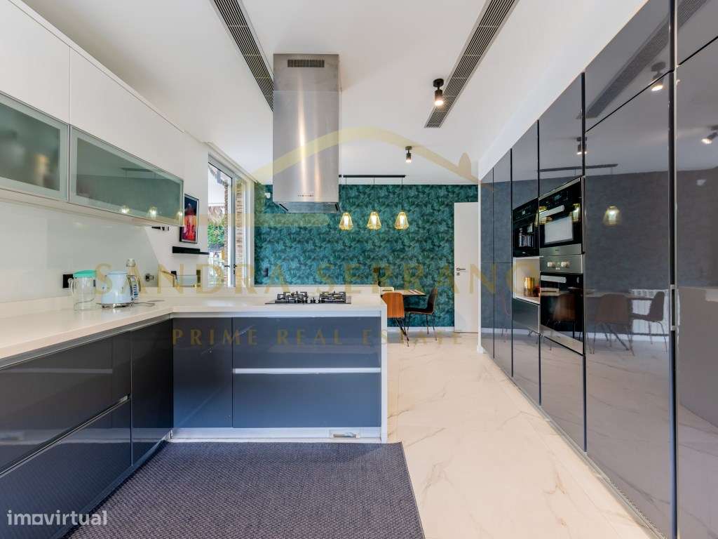 Moradia de arquitetura contemporânea com 5 Suítes-35