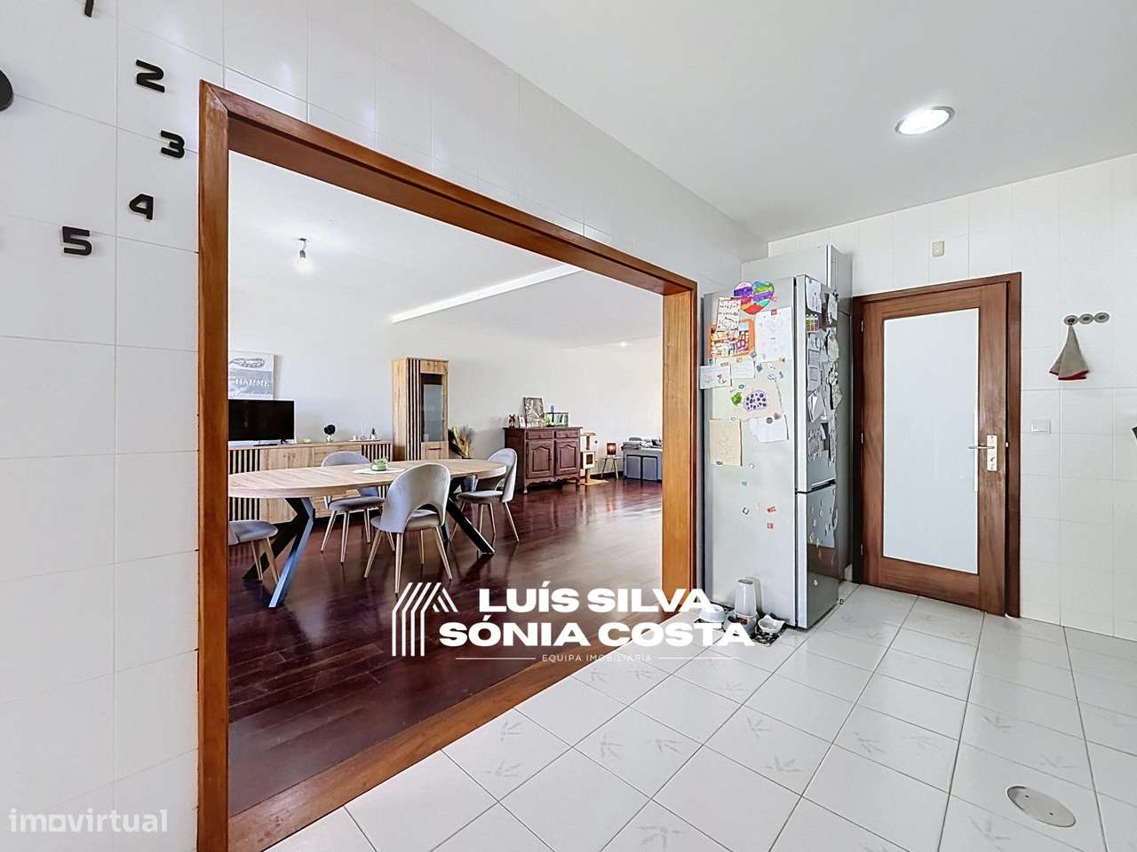 Moradia T4 com Jardim, Pátio, Ótimas Áreas & Excelente...-10