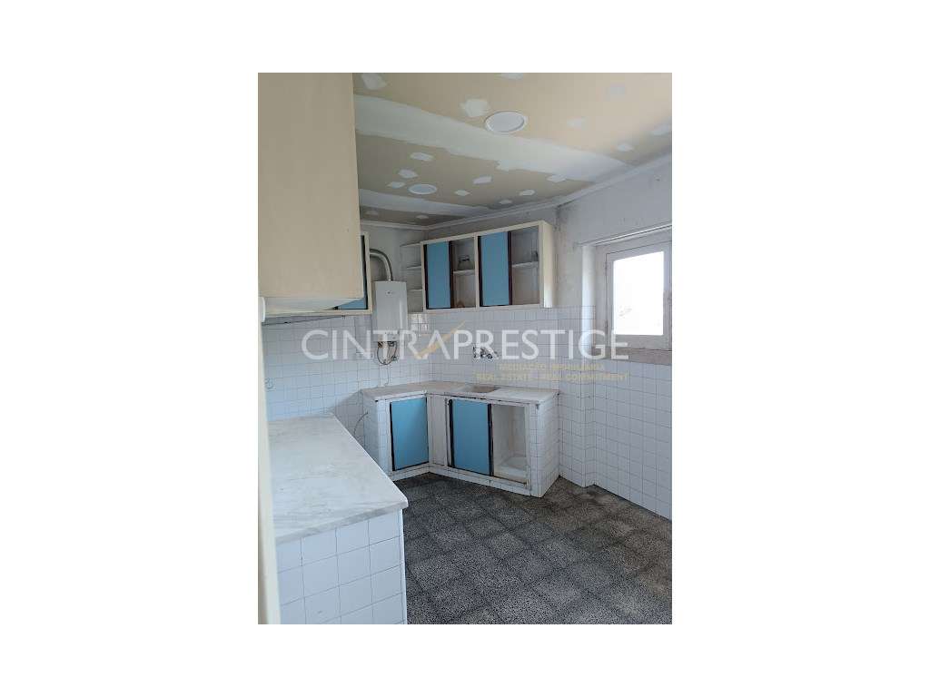 Sintra Prédio, de apartamentos, comercio, garagens e terreno para c...-7