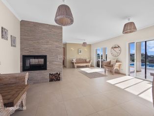 Carvoeiro – Moradia com 4 quartos, piscina aquecida, garagem ampla e v - Grande imagem: 3/56