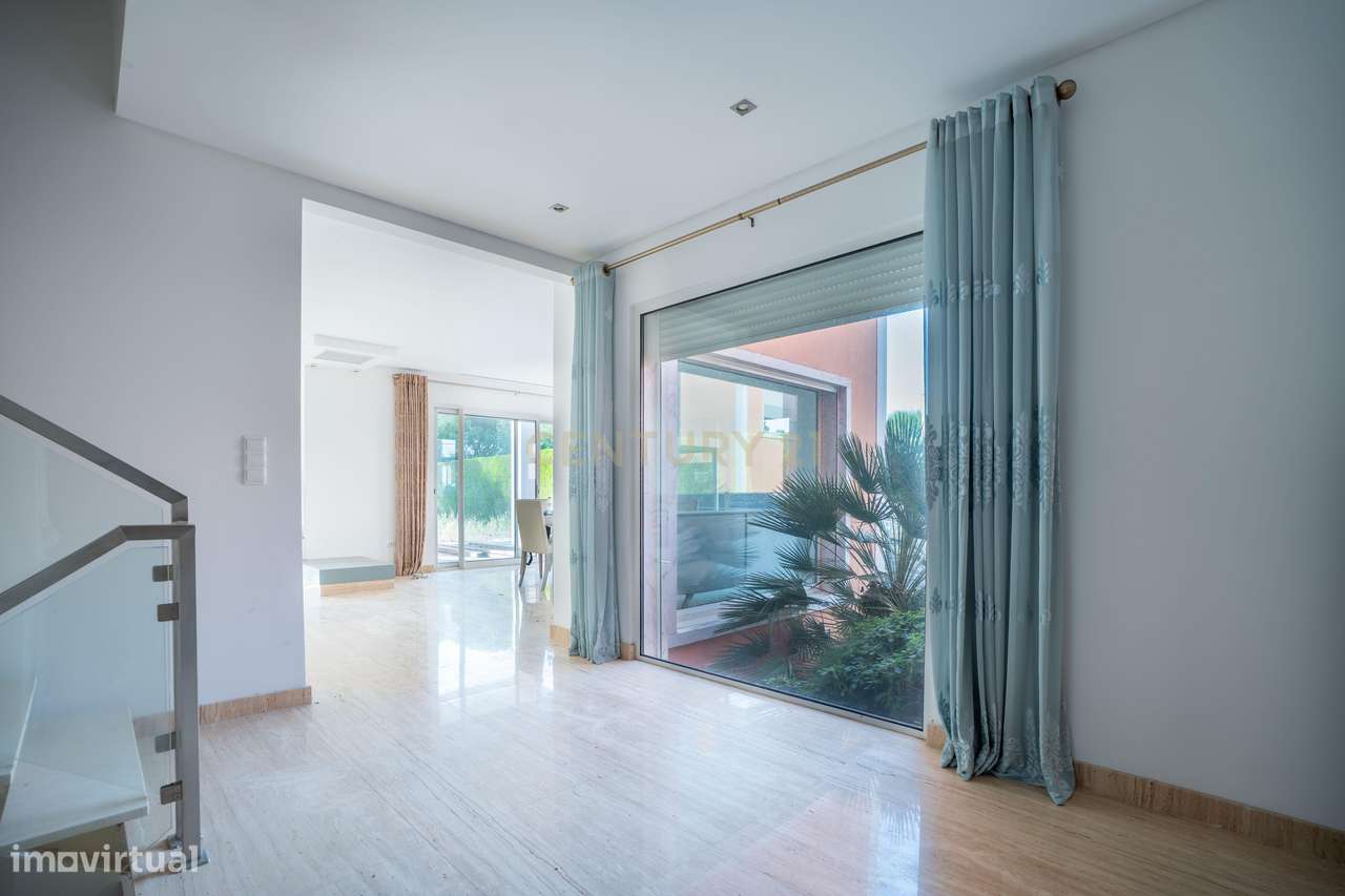 Moradia T4 com Piscina Privativa | Bicesse, Cascais-29