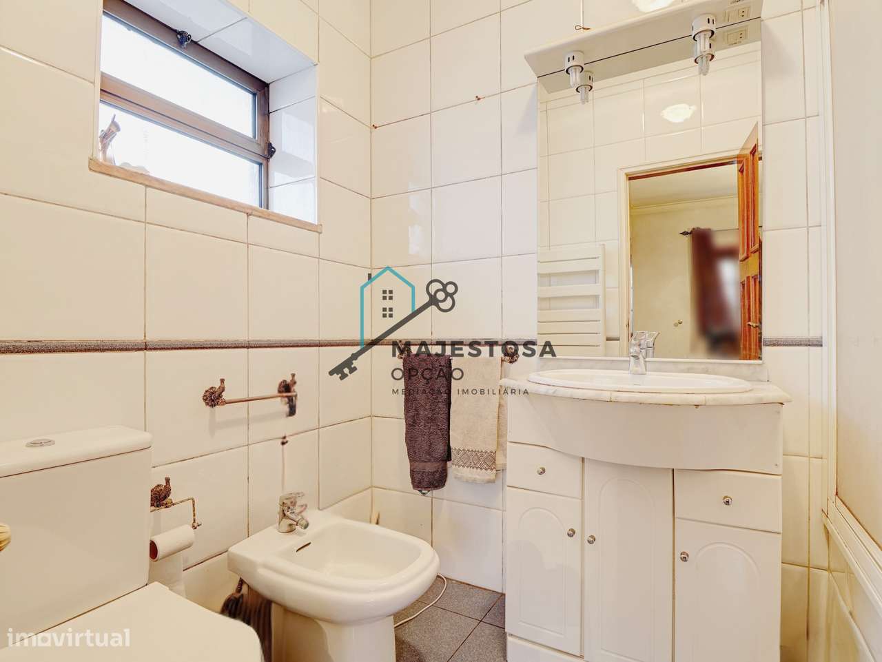 Moradia T5 com Piscina na Rua Padre Cruz, Maximinos-16