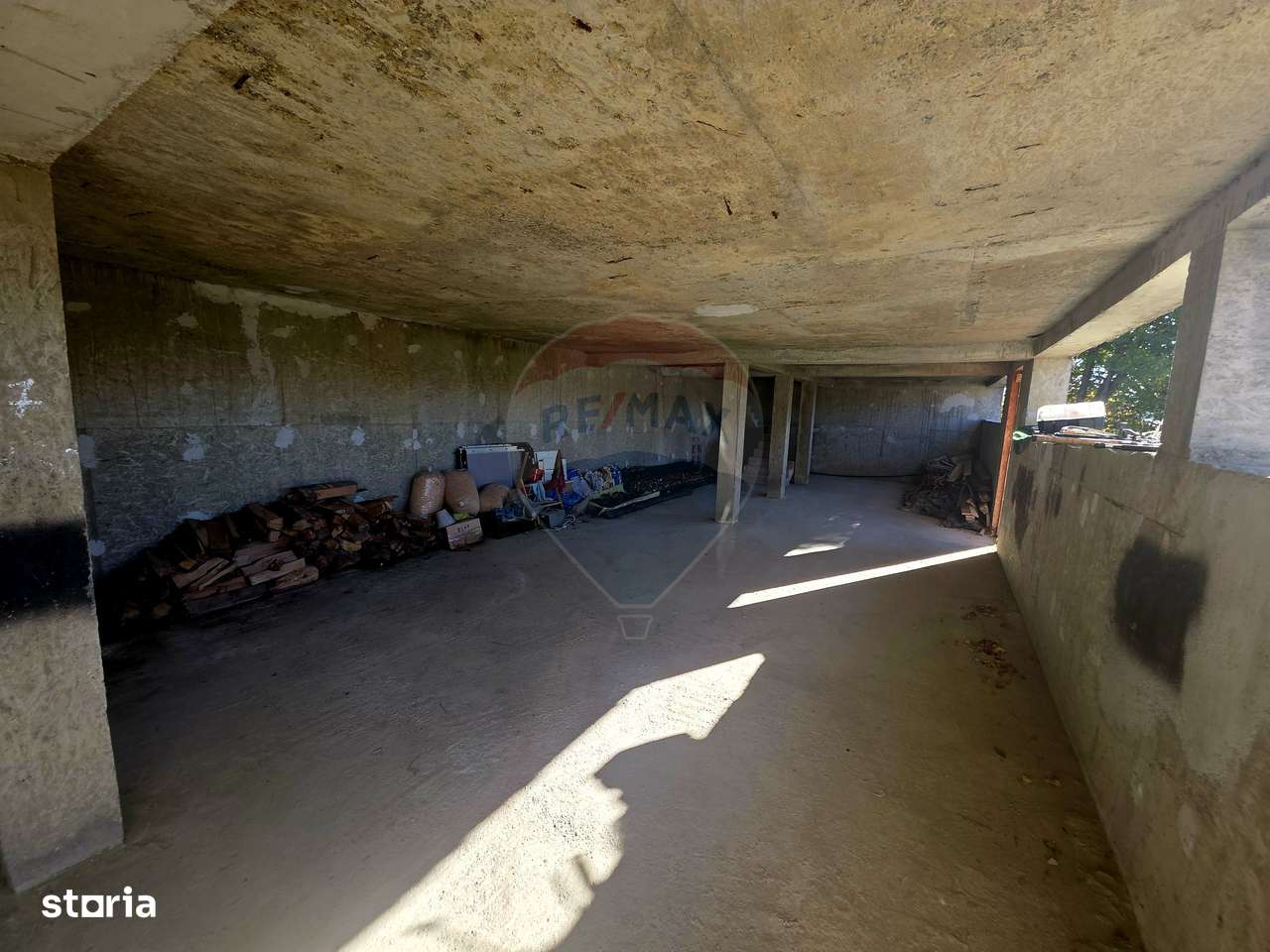 Casă / Vilă cu 5 camere de vânzare-16