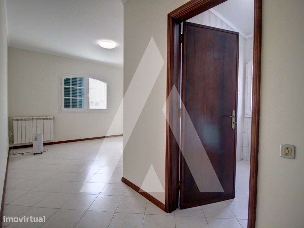 Moradia isolada em Oiã-12