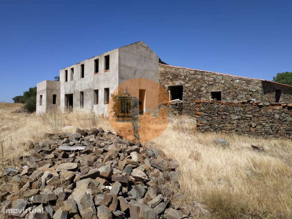 MORADIA - TURISMO - COM TERRENO DE 6 HECTARES NA ALDEIA DE SÃO MART... - Grande imagem: 2/55