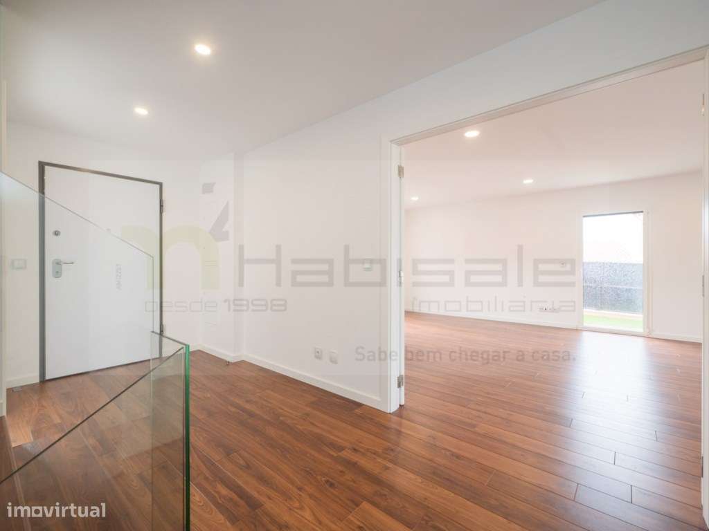 Moradia T3, situada em Areia Cascais, a curta distância da praia do...-8