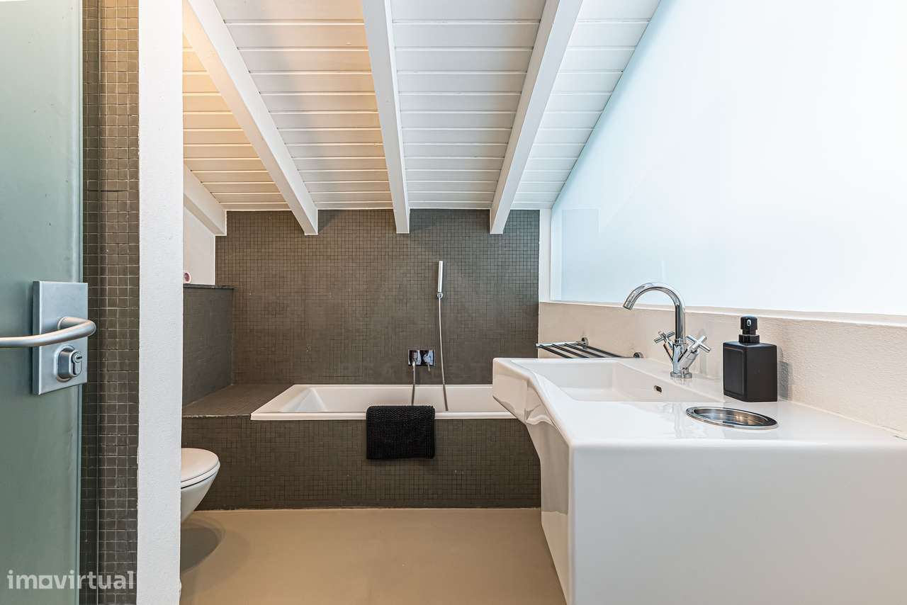 Villa T4 contemporânea à beira do rio no coração do Algarve-37