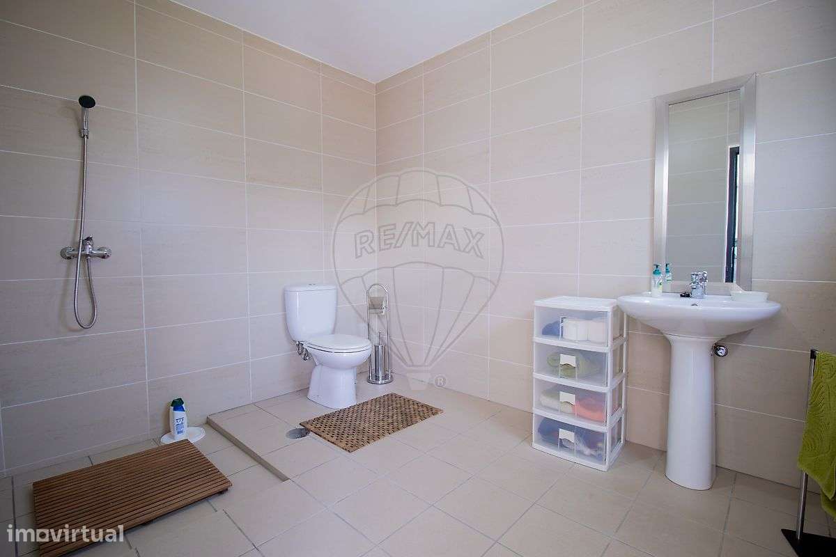 Moradia T6 para venda-45