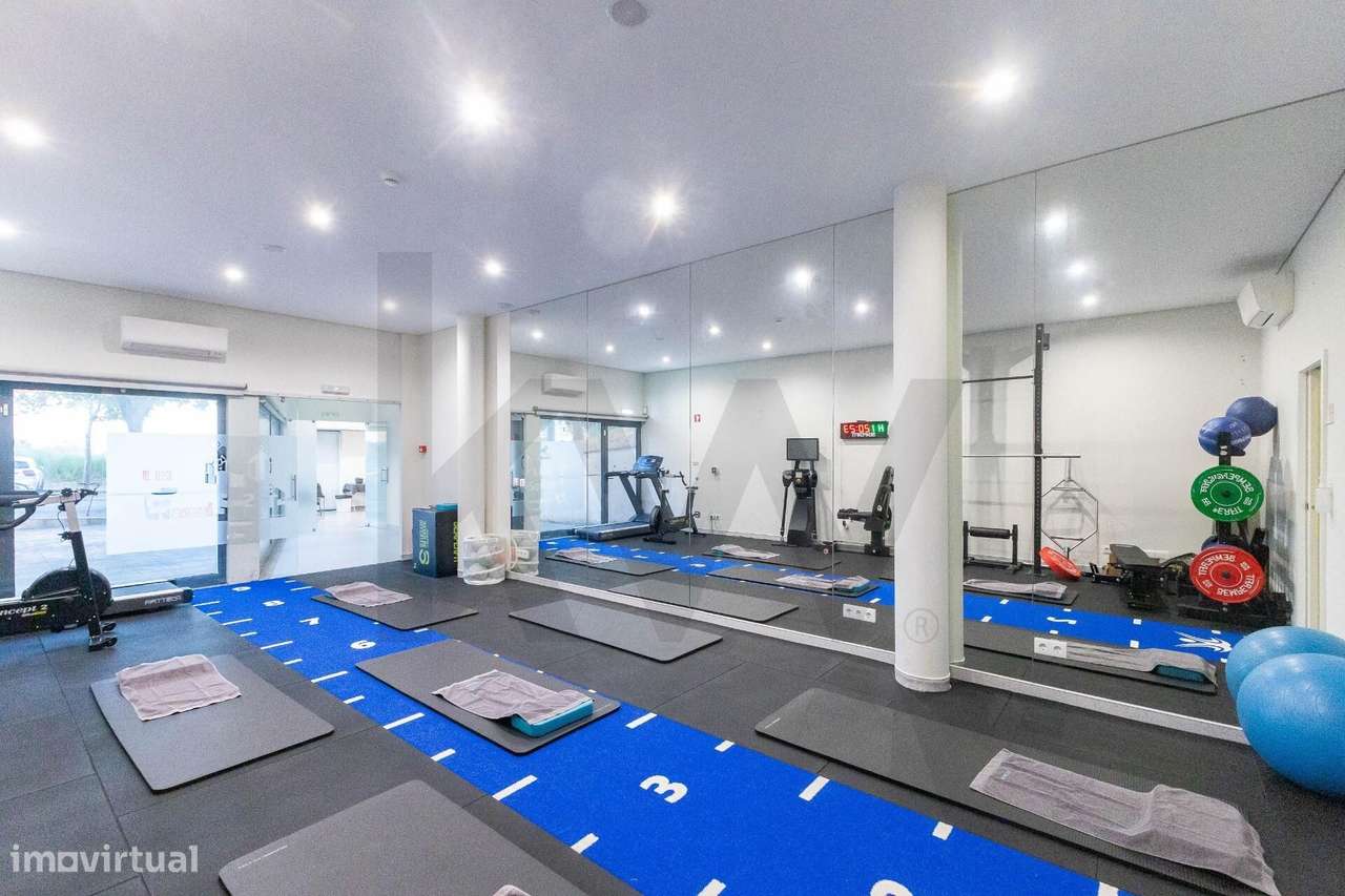 LOJA Premium em Gaia: Clínica/Escritório "Chave na Mão" ao Lado da Lin-11