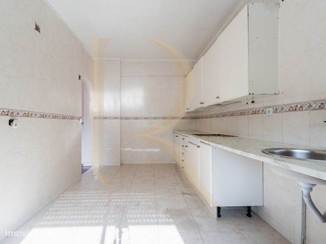 Apartamento T3 com elevador nas Paivas - Amora-6