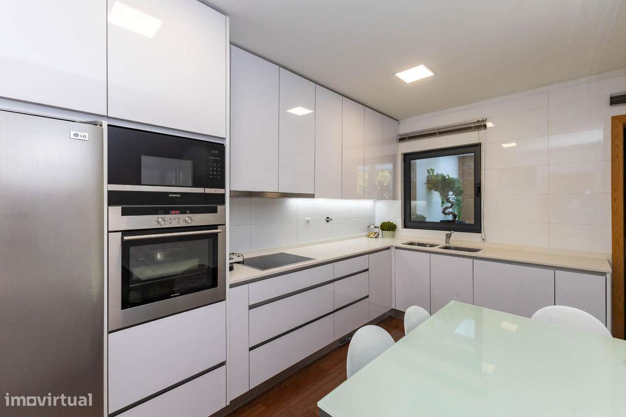 Moradia T3 Ermesinde, Valongo. Suite com terraço e jacuzzi.-13