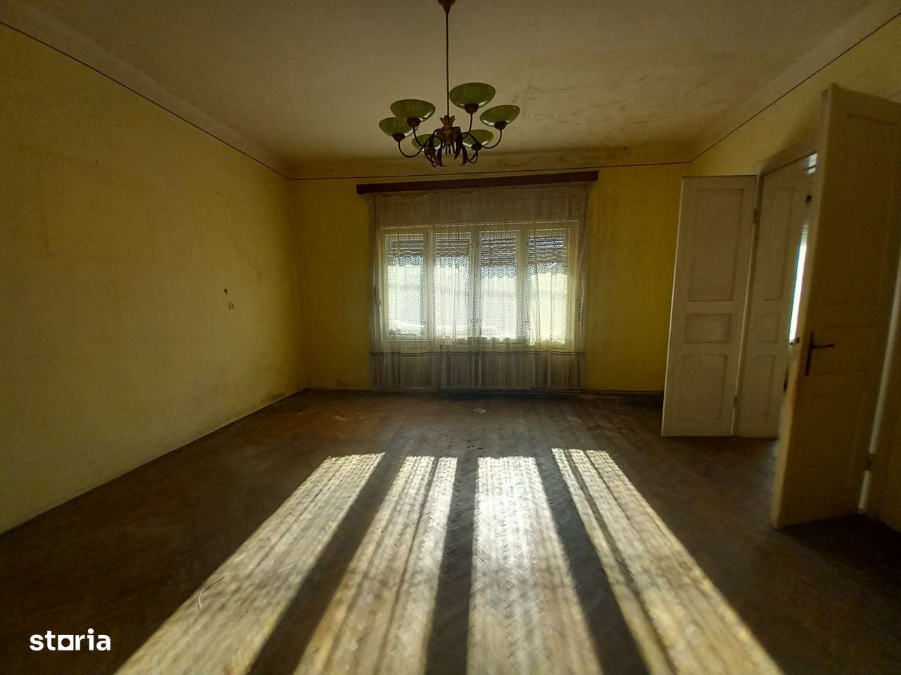 REDUCERE DE PRET!!  Casa cu 620 mp teren, intr-o zonă exclusivistă !-3