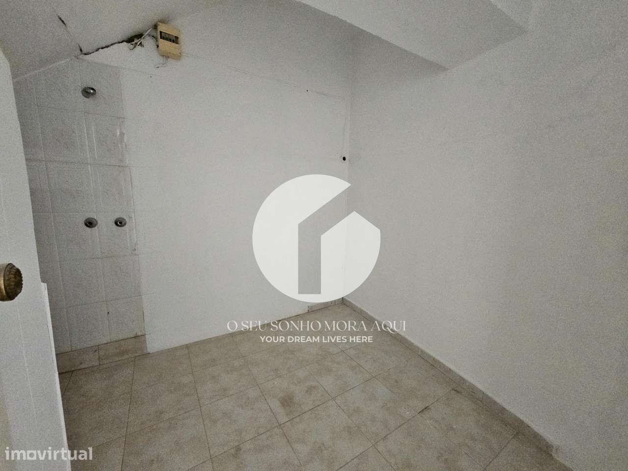 Moradia T5 com pisos independentes em Estoi-8