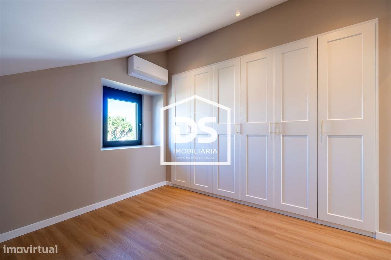 Moradia T4 + T1 com amplo terreno e espaços de lazer em Juncal, Porto-18