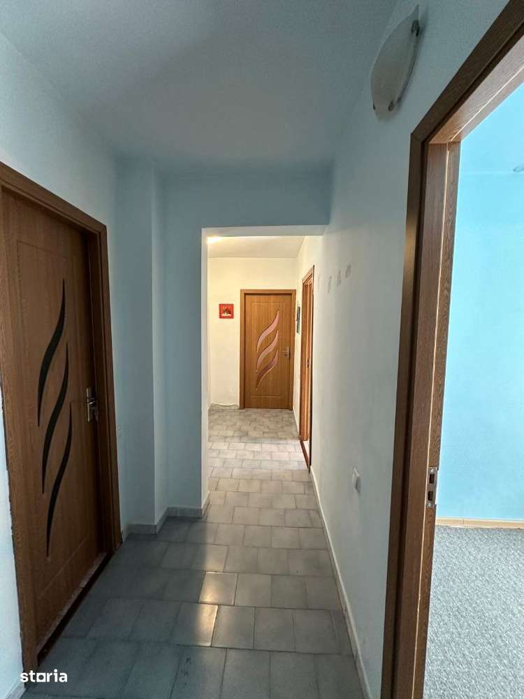 Ocazie! Apartament 3 camere decomandat in zona Malu Rosu - Imagine principală: 5/20