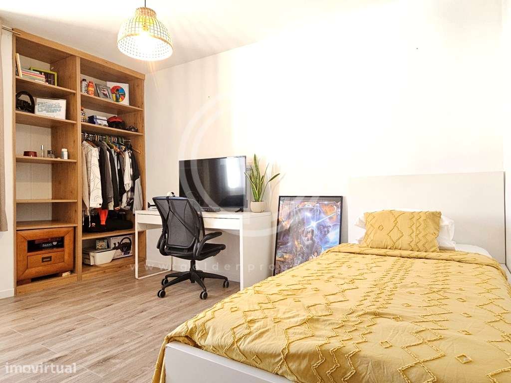Apartamento T2 em Quarteira, com espaçoso terraço, e perto da praia-12