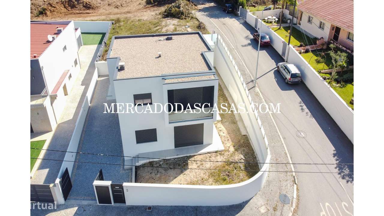 Moradia T3 Nova em S.M.Feira, junto ao castelo - Grande imagem: 5/38