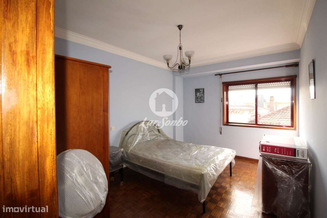 Apartamento T2 com garagem individual no coração de Fafe-6