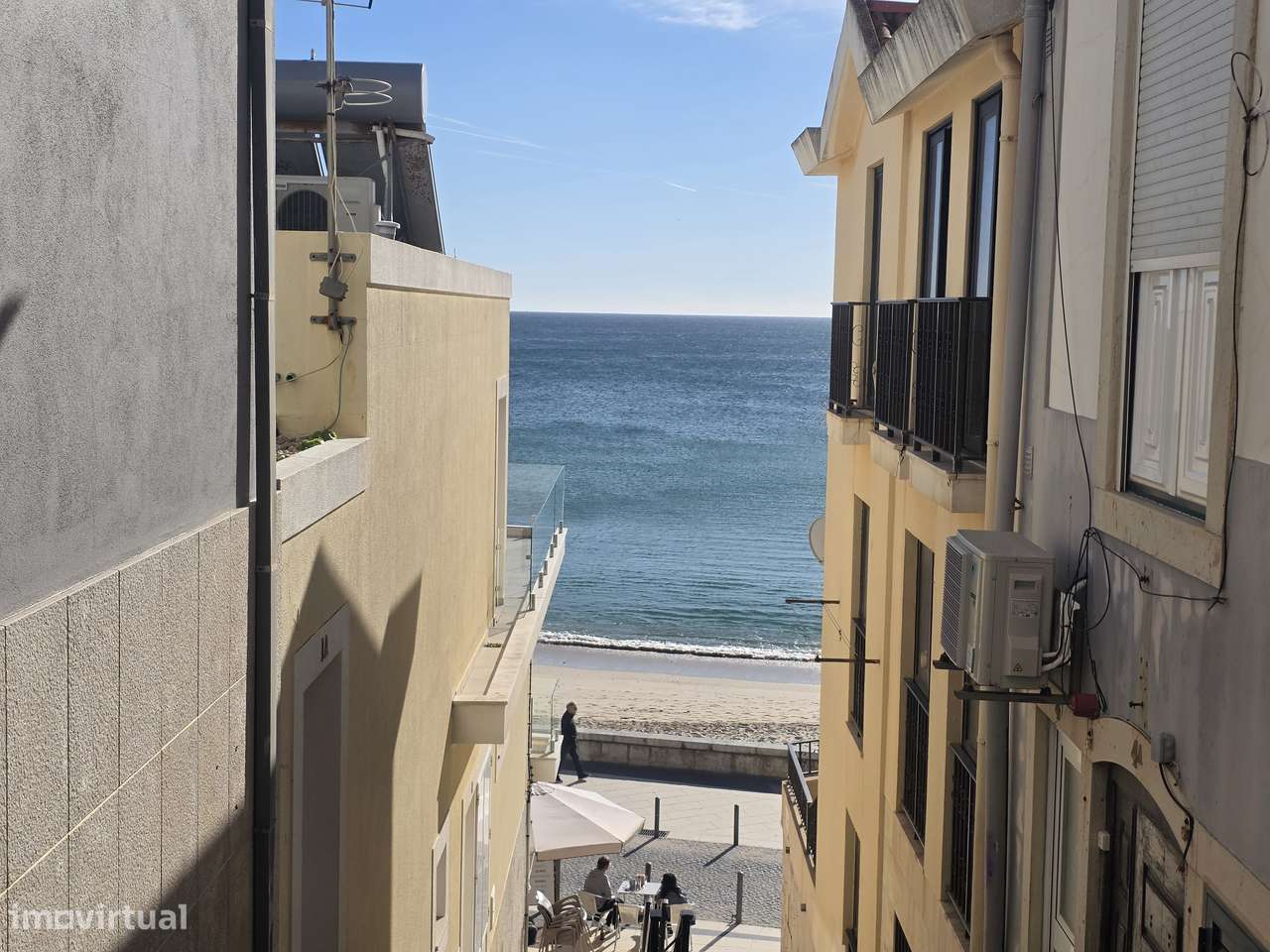 Apartamento T2 Duplex Recuperado - A 70m da Praia do Ouro-0